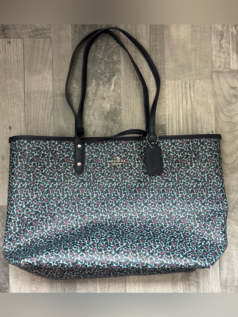 Coach Women’s Large Reversible Tote Floral/Navy Removable Zip Pouch Wristlet